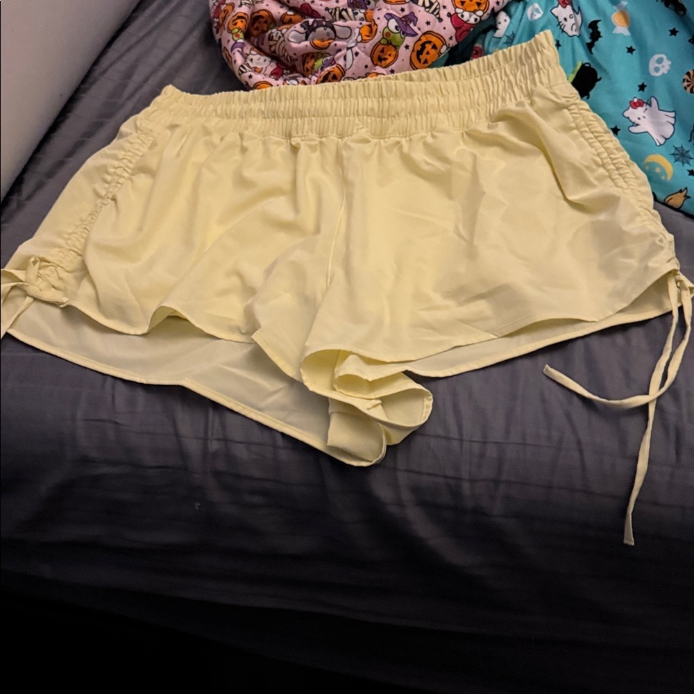 Yellow side offline Drawstring Shorts